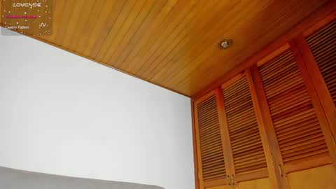 Hello my name is Lucy nice to meet you  thumb up is important for me kisses     online show from February 2025 09:07:02 PM