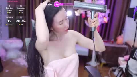 Lucy online show from October 2025 01:19:01 PM