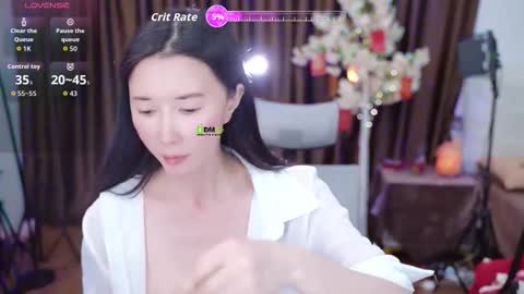 Lucy online show from November 2025 09:08:01 AM