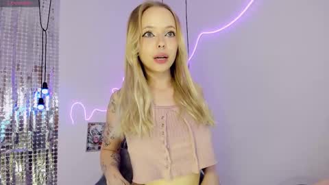 Snapshot of lucy__loy chatting on November 2025 01:55:01 PM Lucy online show from November 2025 01:55:01 PM