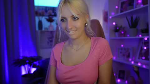 Cutie Lucy online show from June 2026 06:17:01 PM