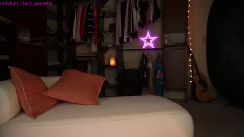 Snapshot of lucy_gooosey chatting on January 2025 01:02:01 AM Lucy. online show from January 2025 01:02:01 AM