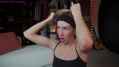 Snapshot of lucy_gooosey chatting on January 2025 09:09:02 PM Lucy. online show from January 2025 09:09:02 PM