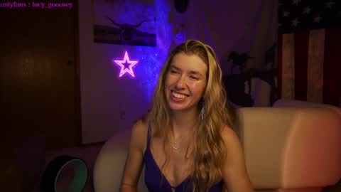 Snapshot of lucy_gooosey chatting on February 2025 02:40:01 AM Lucy. online show from February 2025 02:40:01 AM