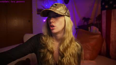 Snapshot of lucy_gooosey chatting on February 2025 07:15:01 AM Lucy. online show from February 2025 07:15:01 AM