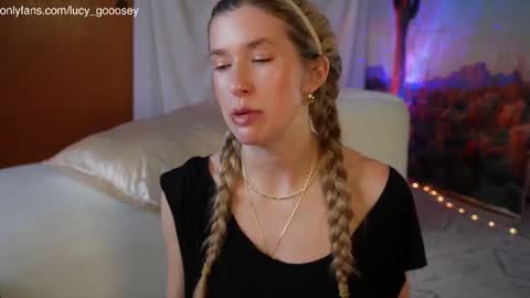 Snapshot of lucy_gooosey chatting on September 2025 11:48:01 PM Lucy. online show from September 2025 11:48:01 PM