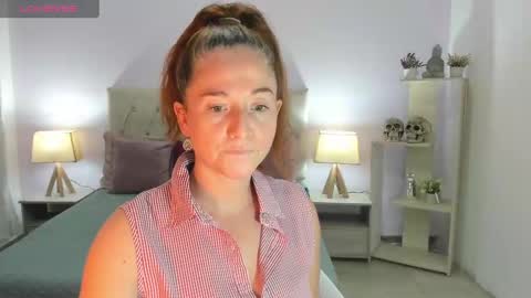 Lucia online show from January 2025 09:28:01 PM