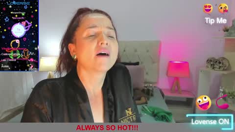 Lucia online show from March 2025 11:03:02 PM