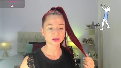 Lucia online show from September 2025 09:48:02 PM