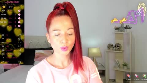 Lucia online show from November 2025 09:59:01 PM