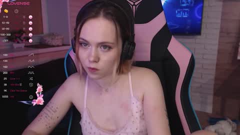 Lucy online show from November 2025 09:04:01 PM