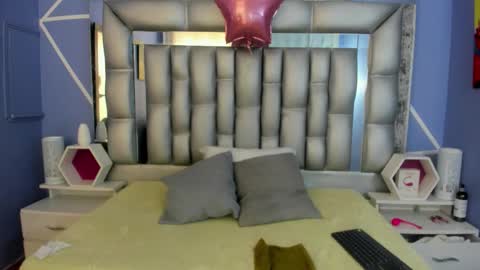  SleepyAbuela online show from November 2025 02:17:01 PM