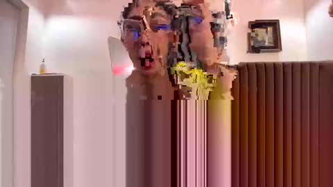 Snapshot of lucy_pearlcumxx chatting on January 2025 07:55:01 PM Aliana online show from January 2025 07:55:01 PM