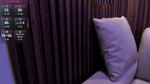 Sofia  online show from November 2025 05:37:01 PM