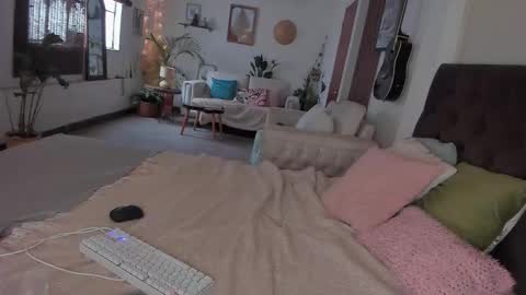 Snapshot of lucy_sweetgirl19 chatting on September 2025 04:39:02 PM luciana online show from September 2025 04:39:02 PM