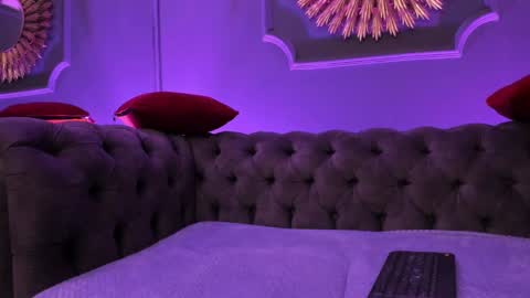 Snapshot of lucy_williiams chatting on December 2024 11:51:02 PM Lucy online show from December 2024 11:51:02 PM