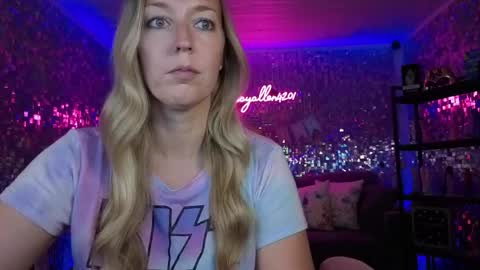 lucyallen4201 online show from June 2026 01:51:02 AM