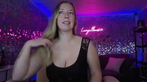 lucyallen4201 online show from June 2026 12:09:02 PM
