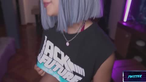 Lucy Alien  online show from December 2024 10:58:01 PM