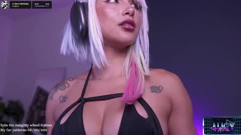 Lucy Alien  online show from October 2025 09:12:02 PM