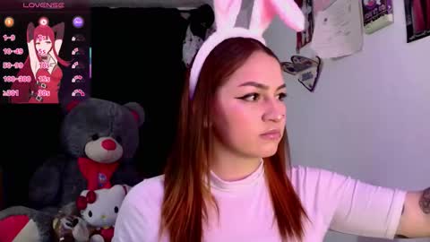 LUCIA  online show from November 2025 01:40:01 AM