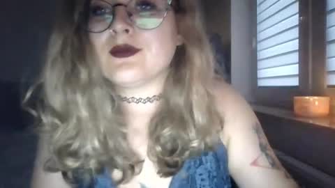 lucyflirt online show from July 2026 07:29:02 PM
