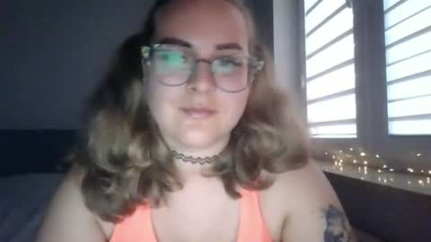 lucyflirt online show from July 2026 07:08:02 PM
