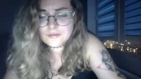 lucyflirt online show from July 2026 07:19:01 PM