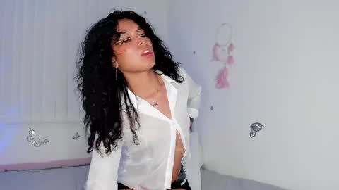 Lucy online show from November 2025 04:26:02 AM