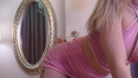 Lucy Lexton online show from February 2025 10:50:01 AM