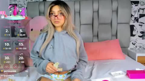 Snapshot of lucyrosse_ chatting on February 2025 05:20:02 PM Lucy online show from February 2025 05:20:02 PM