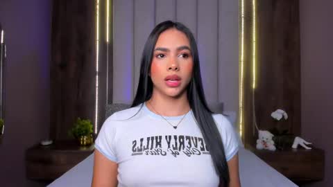 Snapshot of lucysalvatore chatting on September 2025 01:27:01 PM Lucy online show from September 2025 01:27:01 PM