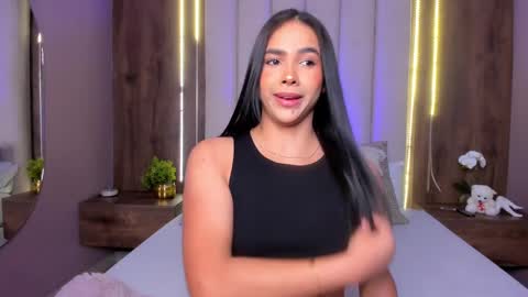 Snapshot of lucysalvatore chatting on September 2025 05:18:01 PM Lucy online show from September 2025 05:18:01 PM