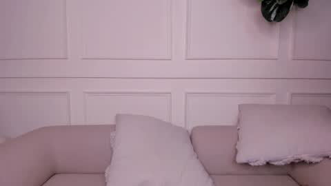 Lucy online show from November 2025 03:56:01 AM