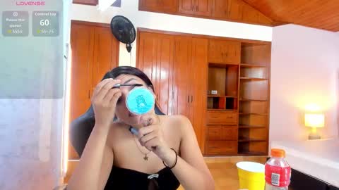 Snapshot of lucyskinny chatting on February 2026 06:59:02 PM LUCY online show from February 2026 06:59:02 PM