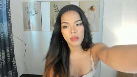 lucyvane online show from July 2026 06:22:01 AM