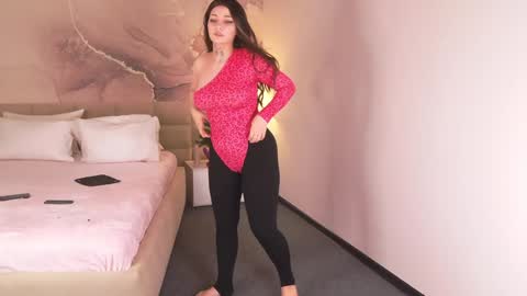 Snapshot of lucyvee chatting on December 2024 05:43:01 AM lucyvee online show from December 2024 05:43:01 AM