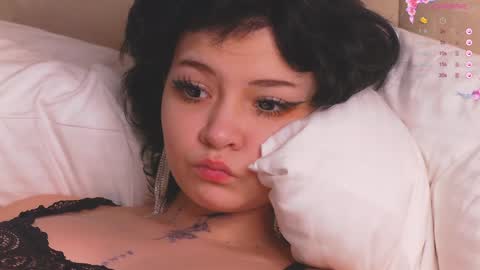 Snapshot of lucyvee chatting on December 2024 05:03:01 AM lucyvee online show from December 2024 05:03:01 AM