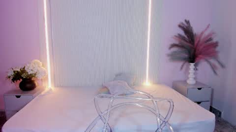 Lucy Wold online show from June 2026 09:28:02 PM