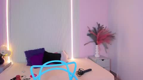 Lucy Wold online show from July 2026 07:43:02 PM
