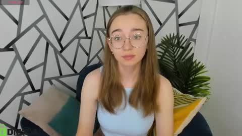 Snapshot of lucyy_green chatting on June 2026 12:57:02 AM Lucy online show from June 2026 12:57:02 AM