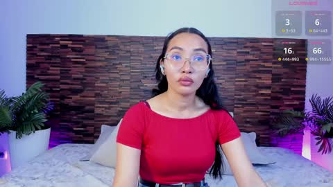 Lucy Liiu online show from May 2026 08:16:01 PM