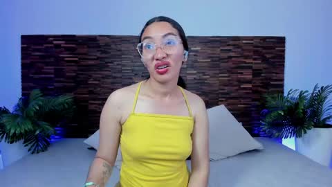 Lucy Liiu online show from May 2026 09:21:02 PM
