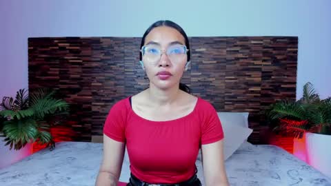 Lucy Liiu online show from May 2026 09:23:01 PM