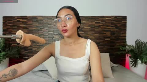 Lucy Liiu online show from June 2026 08:09:02 PM