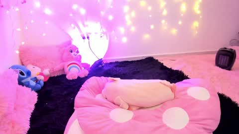 LUCYY FROM HOME  online show from January 2025 10:28:02 AM