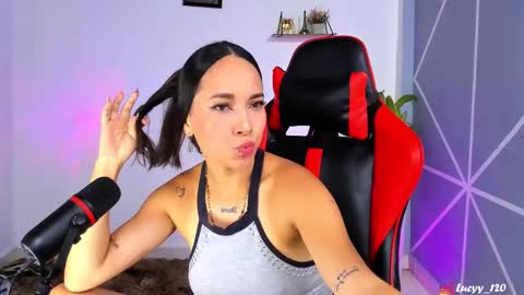 Snapshot of lucyy_rose chatting on October 2025 12:00:01 AM o online show from October 2025 12:00:01 AM