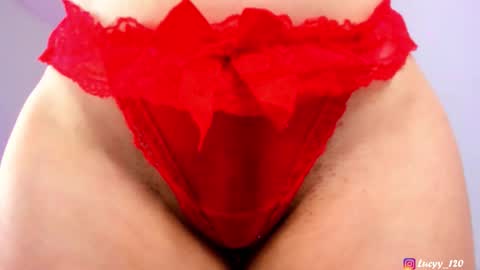 Snapshot of lucyy_rose chatting on February 2026 01:04:01 AM o online show from February 2026 01:04:01 AM