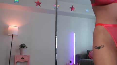 Lucy online show from November 2025 09:39:02 PM