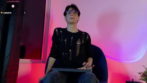 Lui online show from May 2026 03:25:01 AM